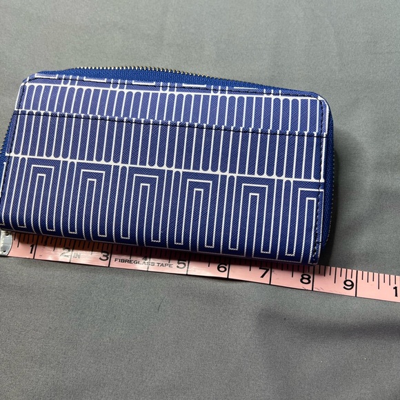 Trina Turk Large Continental Zip-Around Wallet | Blue & White - Picture 8 of 9